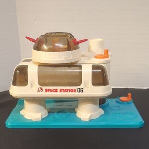 Vintage Fisher Price Playmates Space Station 1984